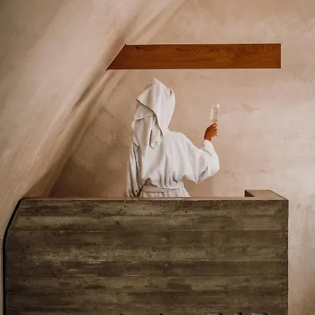 Hot_elarnia & 4* 푸스치코보